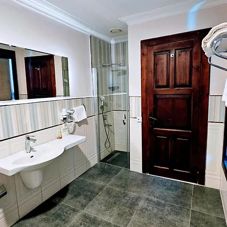 Hotel Otantik &