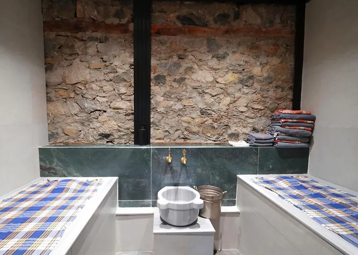 Otantik & 酒店 伯萨